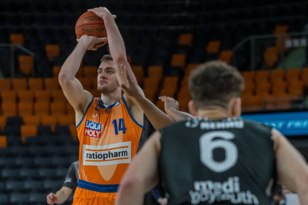 一位年仅2 一位年仅2