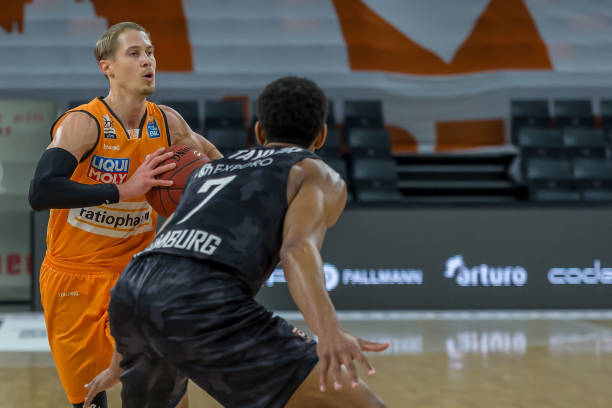 占据了主动 占据了主动